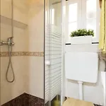 Alfama Vibes Апартаменти