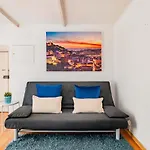 Alfama Vibes Апартаменти *